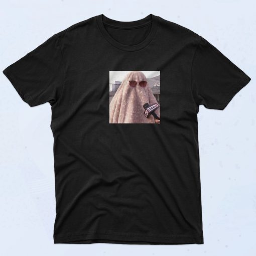 Swifties Wears Bizarre 90s Style T Shirt