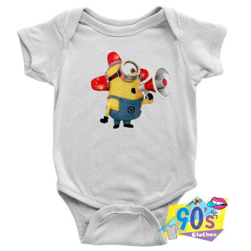 Uomo Minions Pompiere Cattivissimo Baby Onesie.jpg